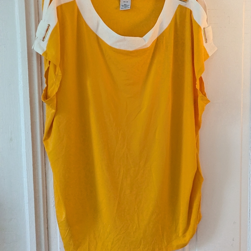 Monroe and Main yellow with white trimmed